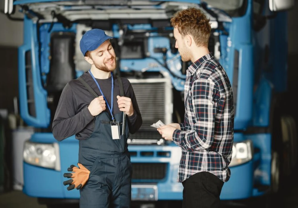 Top 10 Signs Your Commercial Vehicle Needs Immediate Service